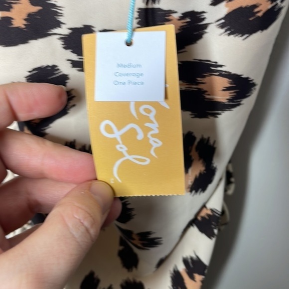 NWT Kona Sol Sz S Cream Leopard Print One Piece Cinched Medium Coverage Swimsuit - Picture 9 of 15